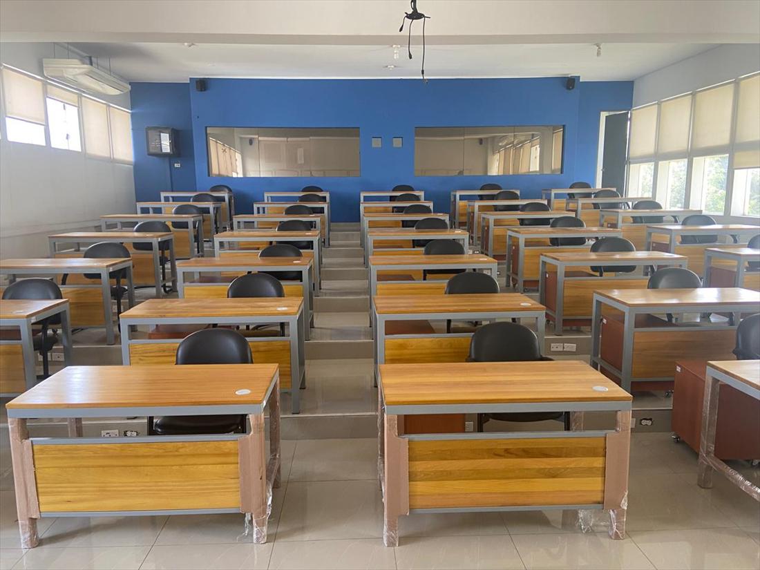 Aula equipada con mobiliario educativo Dismardi